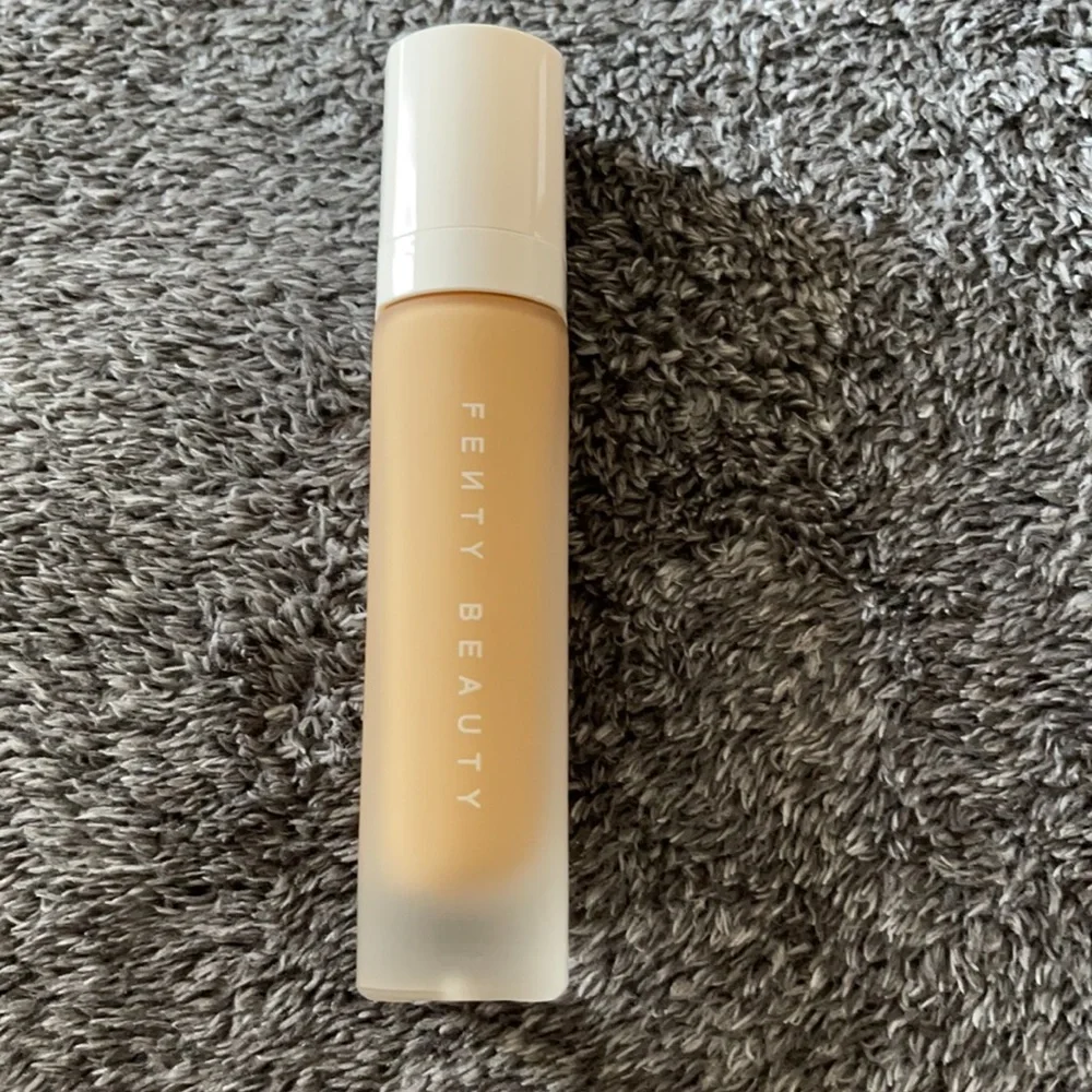 Fenty 235 Pro Filt’r Soft Matte Liquid Foundation